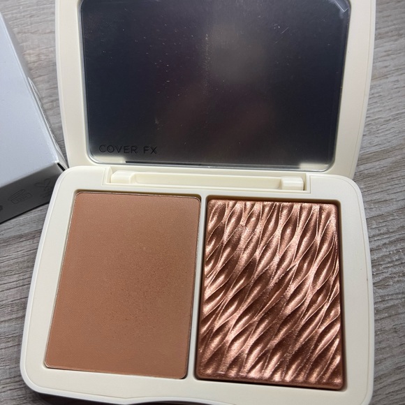 Cover FX Monochromatic Bronzer Duo Suntan Bronze - Picture 3 of 3